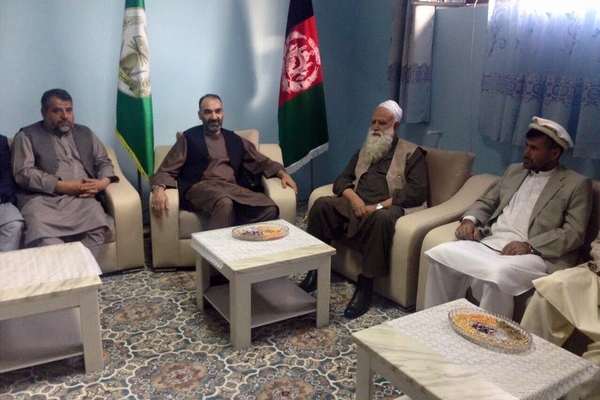 رئیس کمیسیون تماس طالبان از رهبران جهادی خواست به افغانستان برگردند