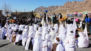 بستر نیروی انسانی تروریسم طالبان؛ 'پدران را به کشتن دادند حالا چشم به پسرانشان دوختهاند'