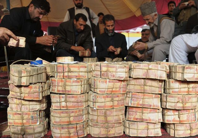 فعالیت صرافان در سرتاسر افغانستان متوقف شد