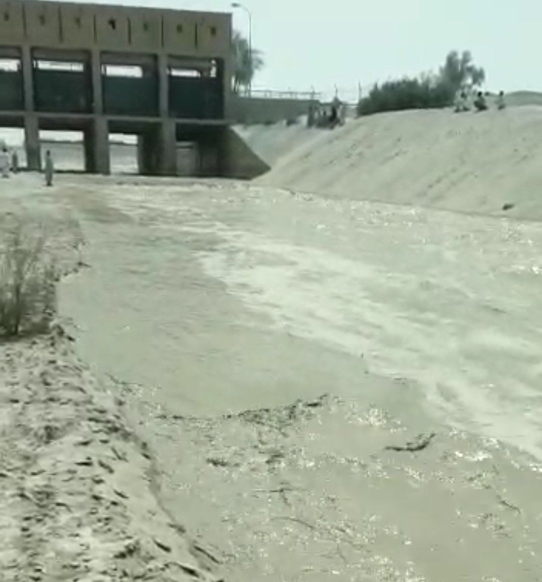 نماینده ویژه ایران: آب رها شده از افغانستان وارد سیستان بلوچستان شد