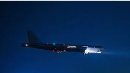 بمبافکنهای بی-۵۲ امریکا وارد خاورمیانه شدند