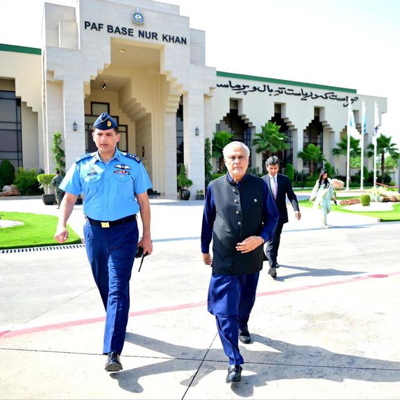 د پاکستان، چین او طالبانو درې اړخیزه غونډه؛ اسحاق ډار چین ته روان شو