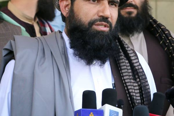 د طالبانو د کار وزیر په ایران کې افغان کارګرو ته د ضمانت او عادلانه مزد ورکولو غوښتنه کړې