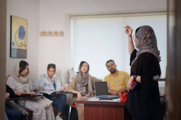 جمهوری اسلامی مرکز آموزش زبان وابسته به سفارت فرانسه را در تهران بست