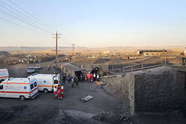 دو نفر در تیراندازی به موتر کارگران معدن در ایران کشته شدند