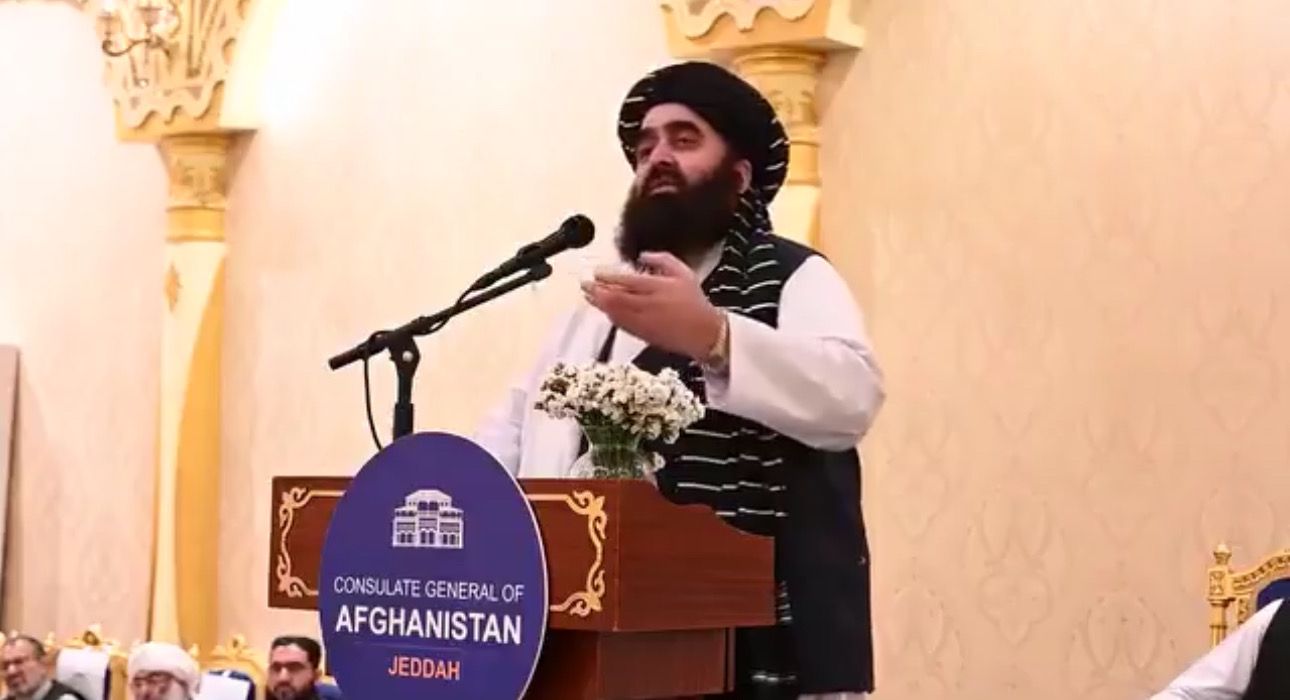 امیرخان متقي: سیاستوال دې د شخصي خواهشاتو لپاره ولس په اور کې نه اچوي