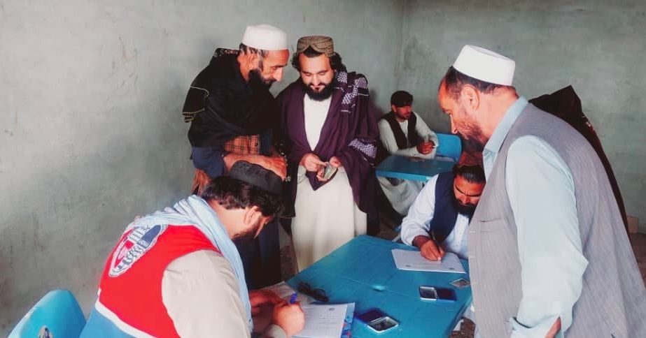 طالبان وایي د خوست په ګربزو ولسوالۍ کې له ۷سوه اړمنو کورنیو سره نغدي مرسته شوې