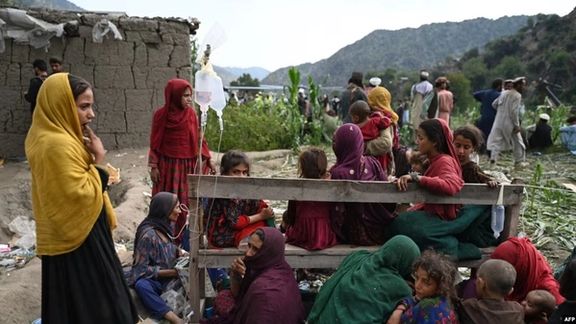 نیویارک ټایمز: په زلزلهځپلو سیمو کې نارینه ژغورنکي ډلې له ښځو سره مرسته نه کوي