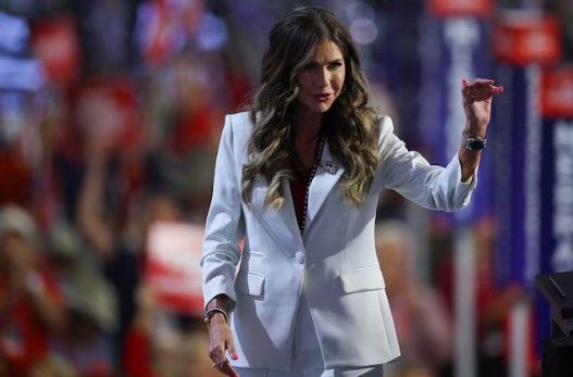 حامی سیاست‌های مهاجرتی ترامپ؛ کریستی نوم، وزیر امنیت داخلی امریکا شد