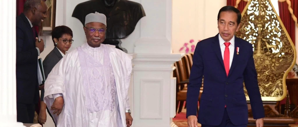 د انډونیزیا ولسمشر او او ای سي سرمنشي:په افغانستان کې باید د نجونو تعلیم ته اجازه ورکړل شي