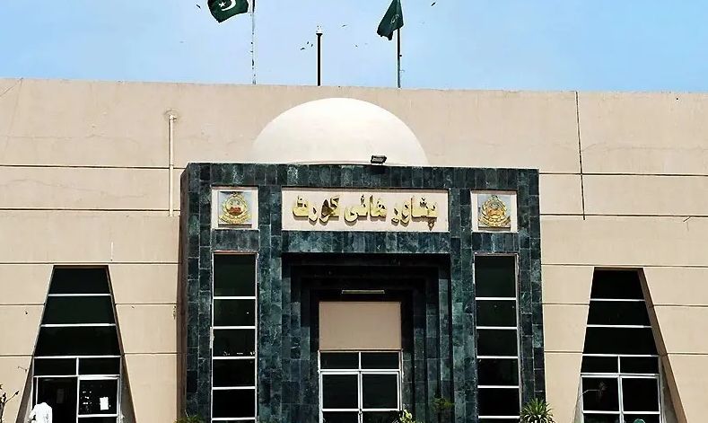 د پېښور ستره محکمه: د افغانانو لپاره د اې‌سي‌سي او پي او ار کارتونو د اعتبار موده ختمه شوې