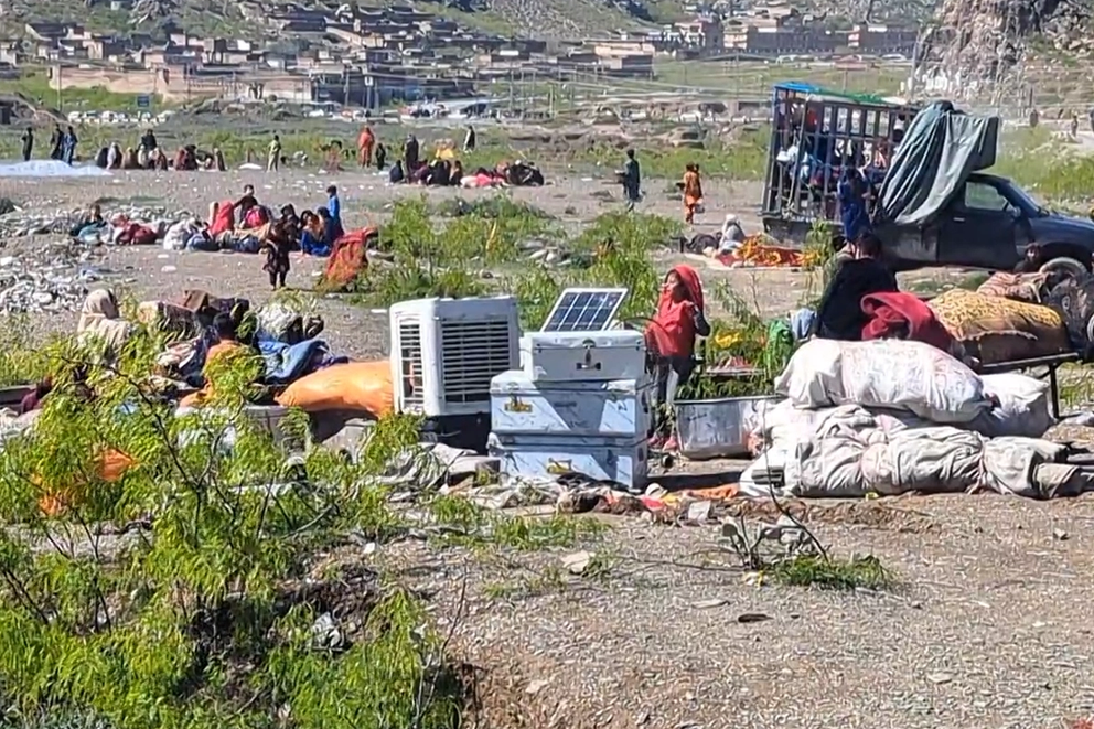 وفاة امرأة أفغانية حامل في مركز للشرطة الباكستانية