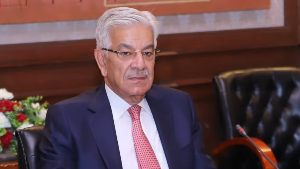 وزير الدفاع الباكستاني: أفغانستان أصبحت منصة لحرب بالوكالة من قبل الهند ضد بلادنا