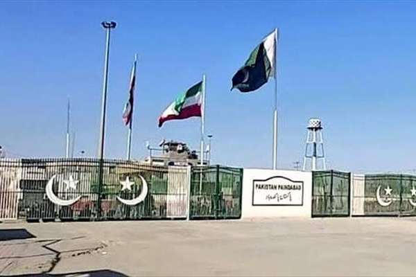 د پاکستان او ایران ترمنځ پوله له څو ورځې بندښت وروسته بېرته پرانیستل شوې