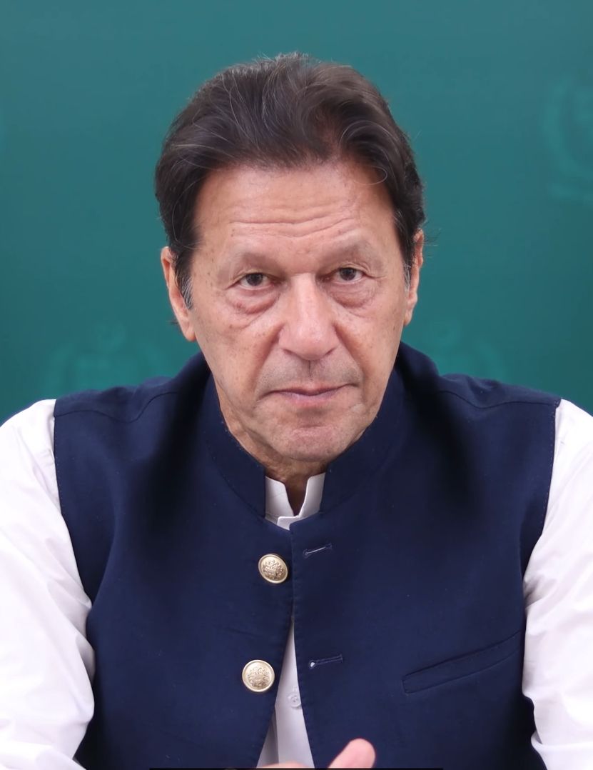 د پاکستان حکومت: روغتون ته د عمران خان د لېږد پر پرېکړه دې له سره غور وشي