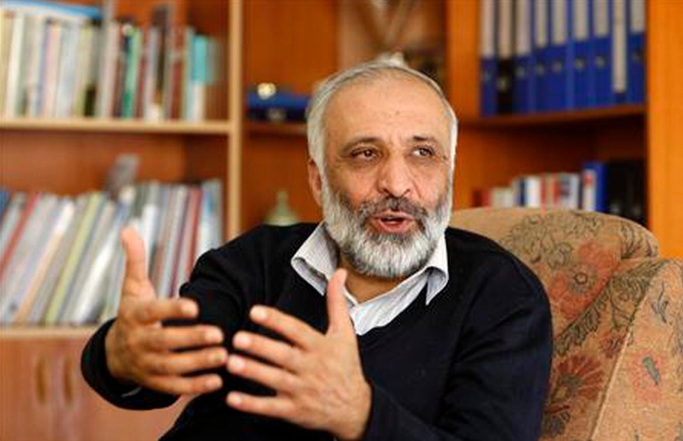 د پخواني دولت د سولې د مرکچي پلاوي مشر ملا فضل الرحمان ته د کرايي ملا خطاب کړی 