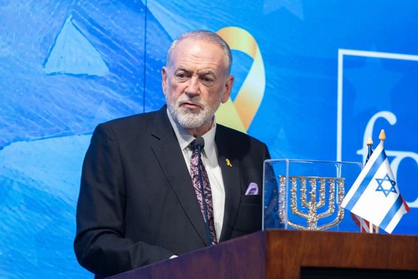 مایک هاکبي: ایران باید ډونالډ ټرمپ هم په مذاکراتو او هم د زور په کارولو کې جدي ونیسي