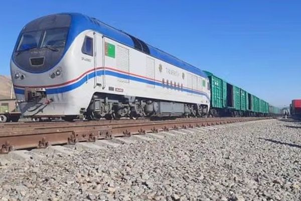 طالبان: تېرو ۶ میاشتو کې د اوسپنې پټلۍ له لارې تر ۲ میلیون میټریک ټنه ډېر انتقالات شوي دي