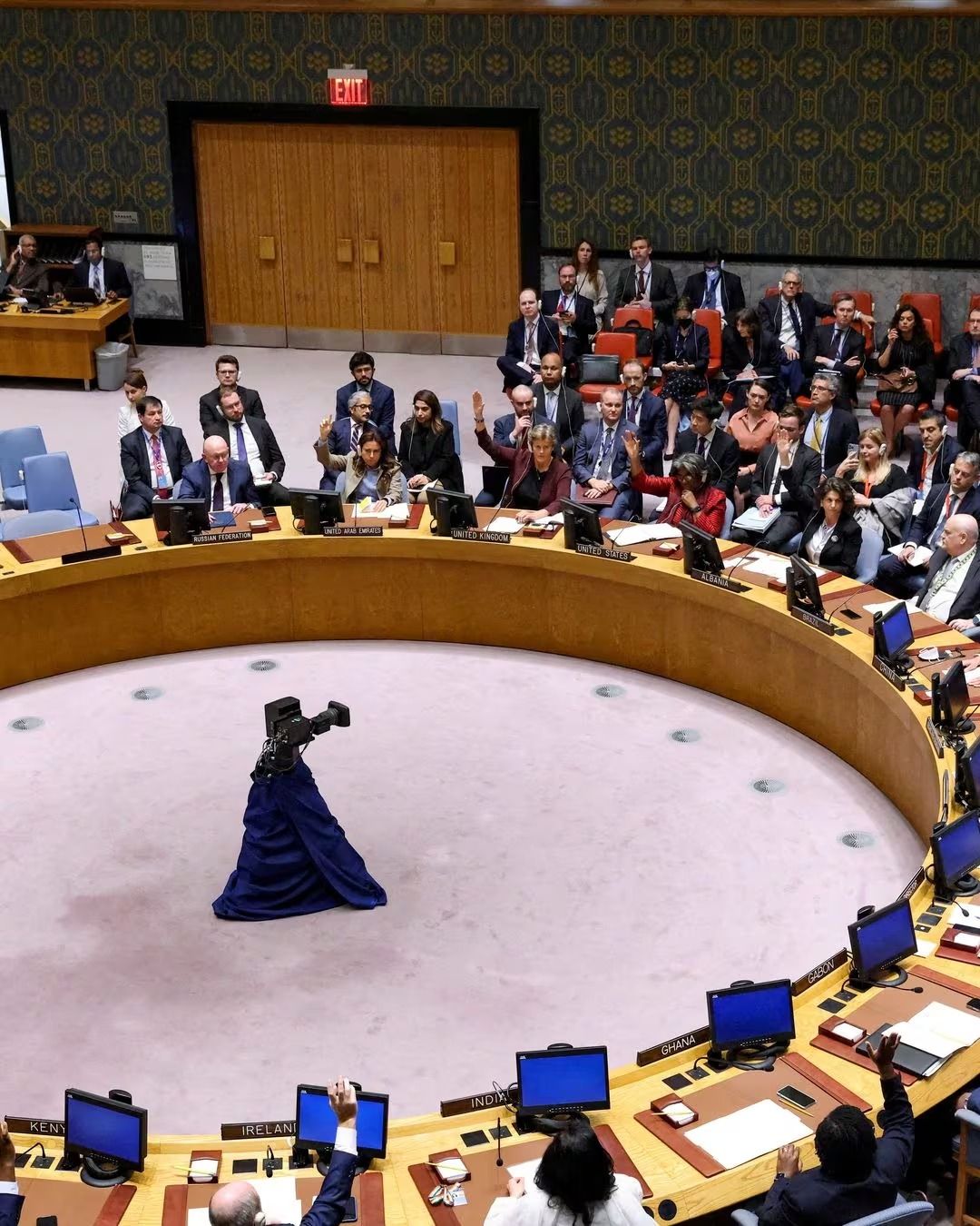 ټام وېسټ افغانستان انټرنشنل ته: افغانستان کې له نورو قدرتونو سره د سیالۍ په لټه کې نه یو