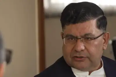 د اشرف غني پخوانی سلاکار: د جمهوریت یو شمېر بانفوذه مشرانو په حساسو شېبو کې هېواد پرېښود