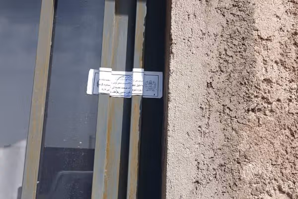 طالبانو په هرات کې د قانوني اسنادو د نشتوالي له امله ۱۰ درملتونونه تړلي دي