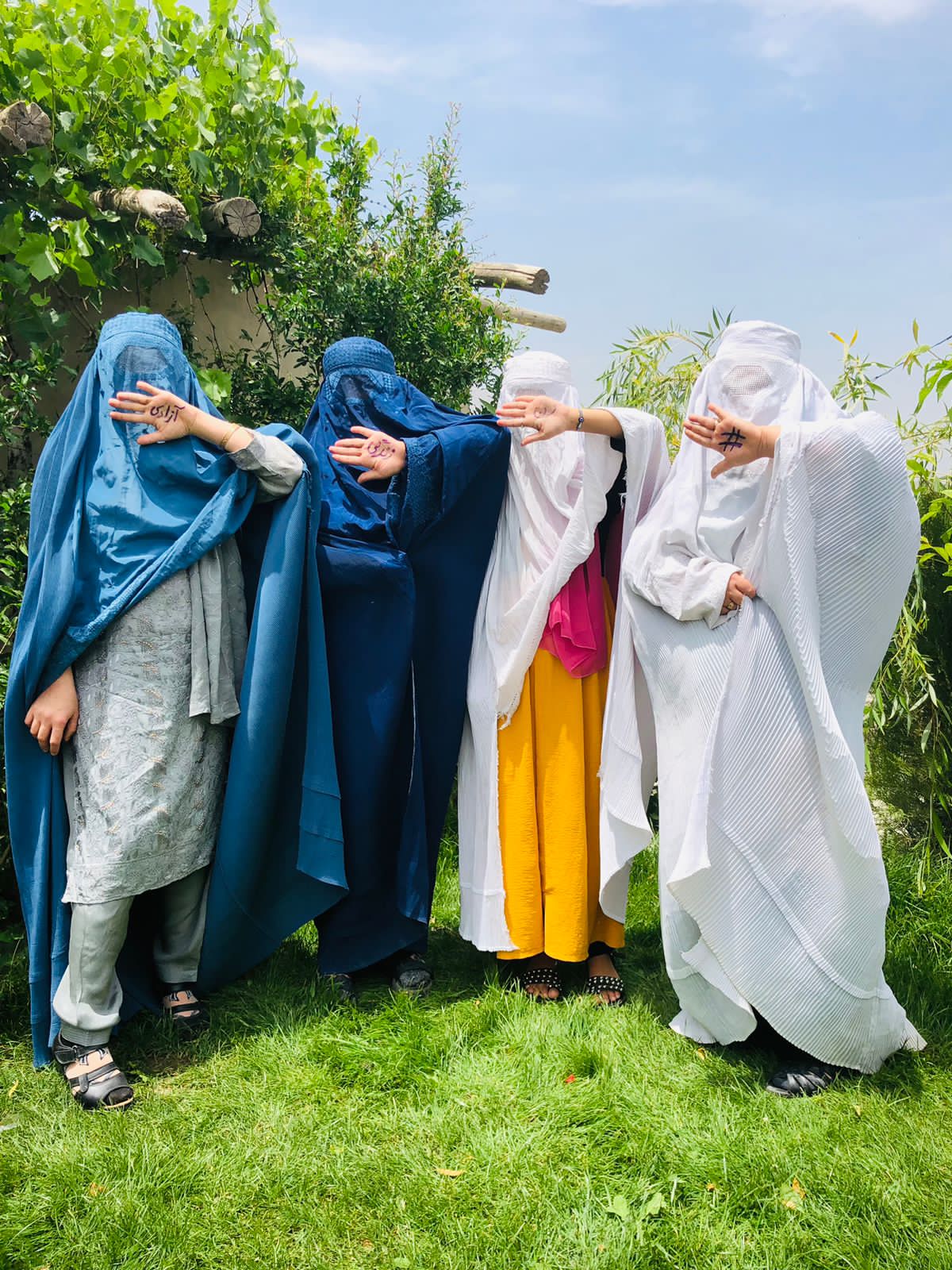 "رقص در ناامیدی"؛ جنبش زنان مقتدر افغانستان در اعتراض به سخنان رهبر طالبان رقصیدند