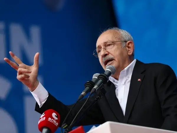 کمال قلیچداراوغلو پس از ١٣ سال از ریاست حزب جمهوری‌خواه خلق ترکیه کنار گذاشته شد