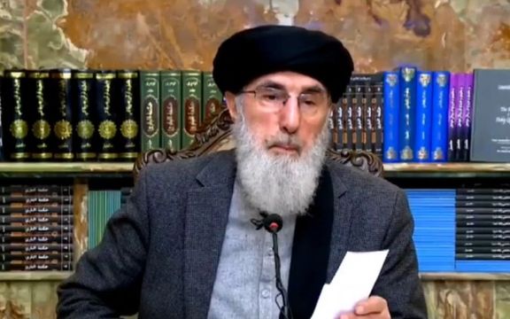 حکمتیار: له کور، ځمکې، هټۍ، لاسي کراچۍ او له موټر څخه د مالیې اخیستل ظلم او وحشت دی