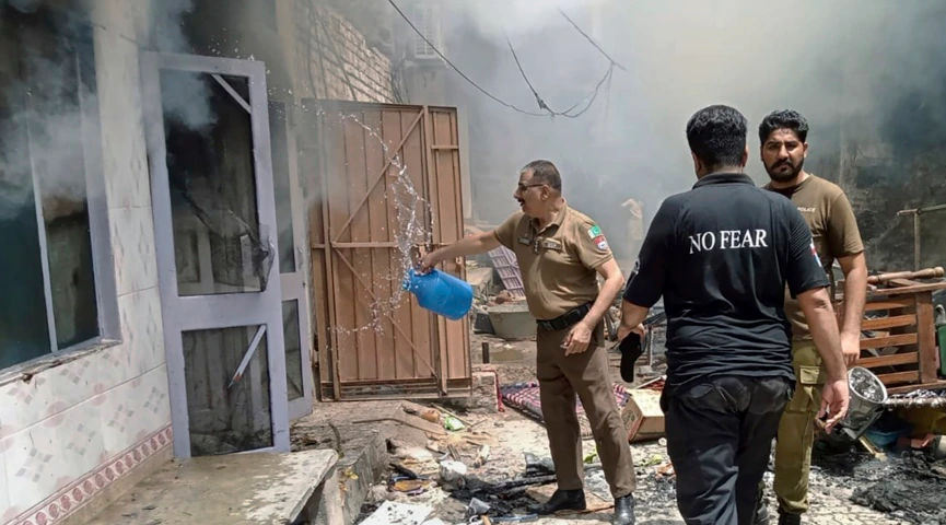 لاریونوالو په پاکستان کې څلور کلیساګانې سوځولې دي