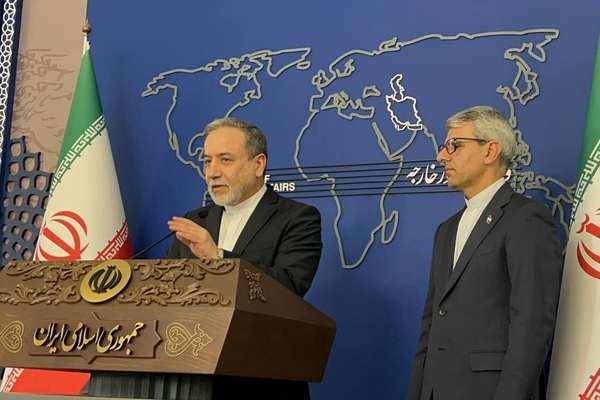 عراقچی حادثه مزار شریف را نقطه عطف همکاری دیپلوماتها و خبرنگاران ایرانی دانست