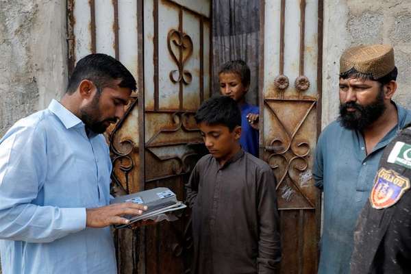 مهلت خروج برای افغانهای دارنده کارت گواهی ثبتنام در پاکستان پایان یافت