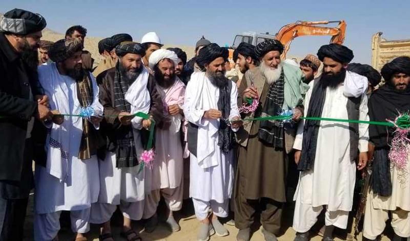 د طالبانو د ټولګټو چارو وزير:  پر لویو لارو د ښځو او سړو لپاره ۷۵ نوي جوماتونه جوړوو