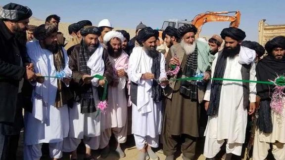 د طالبانو د ټولګټو چارو وزير: پر لویو لارو د ښځو او سړو لپاره ۷۵ نوي جوماتونه جوړوو