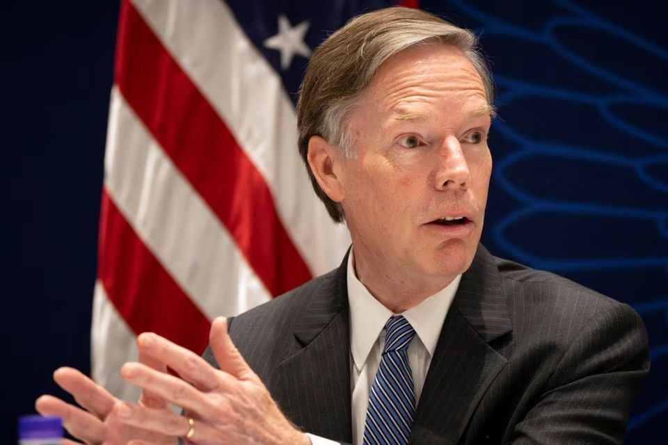 وال استریت ژورنال: ایمیل سفیر امریکا در بیجینگ هدف حمله سایبری هکرهای چینی قرار گرفته است