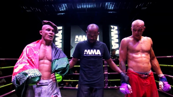 د ازادو سياليو افغان لوبغاړي باز محمد مبارز خپل فرانسوي سيال ته ماتې ورکړه