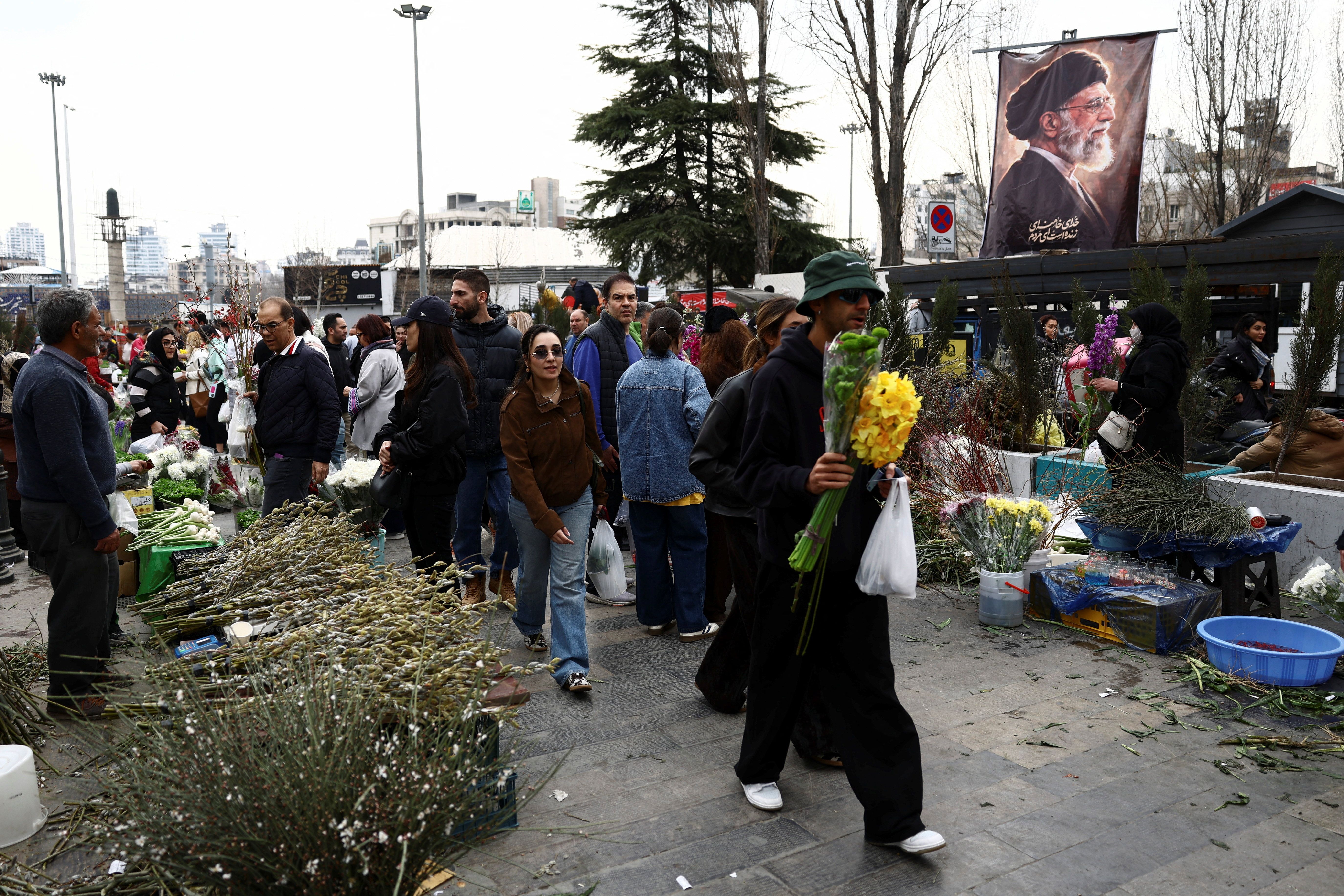 بزرگداشت نوروز در سایه جنگ