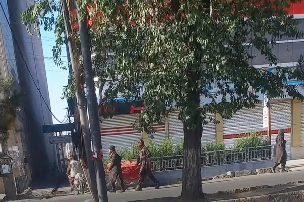 باشنده دشت برچی: «بازداشت دختران جوان نگرانی خانوادهها را بیشتر کرده است»