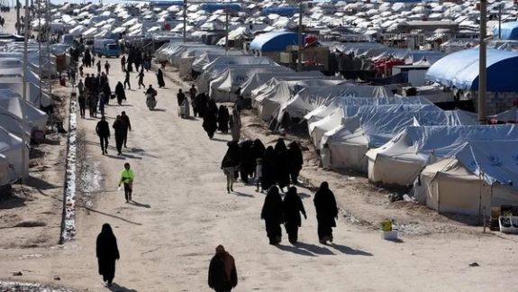 د سوریې د حکومت یوه پلاوي د کُردانو تر واک لاندې شمال ختیځ کې د یوه بدنام کمپ لیدنه وکړه