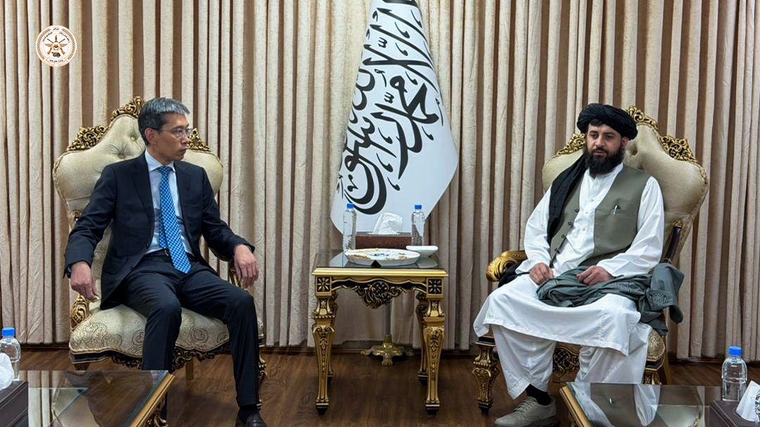 وزیر دفاع طالبان با سفیر چین درباره مذاکرات ارومچی گفت‌وگو کرد