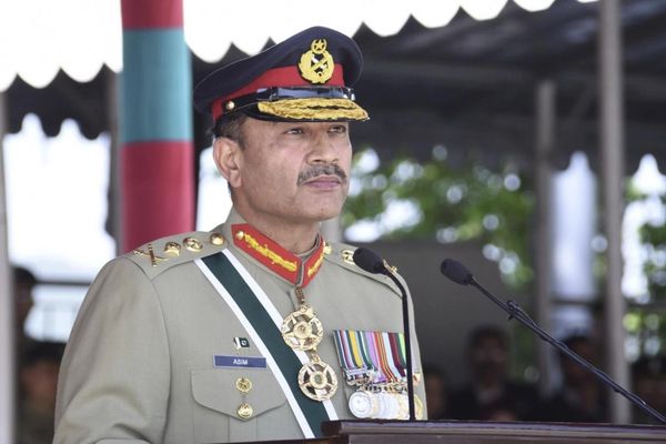 د فیلډ مارشال عاصم منیر ټولواکي به پاکستان کومې لوري ته سوق کړي؟