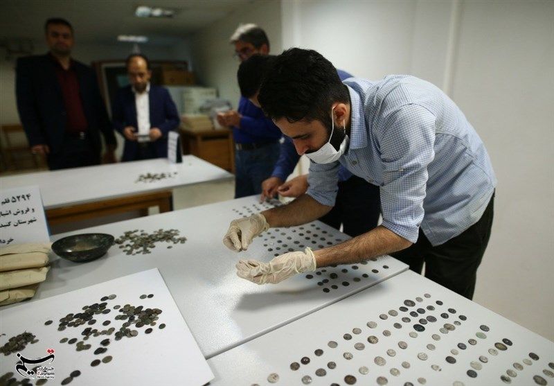 کشف و ضبط اشیاء تاریخی در گذرگاه مرزی میلک؛ مرزبانی ایران یک زن افغان را بازداشت کرد