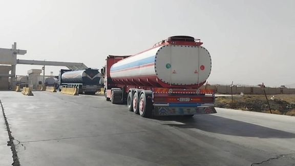 طالبان: ۱۹ ټانکره بې کیفیته تېل مو بېرته ایران ته ور ستانه کړل