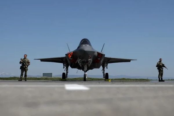 برېتانیا، کاناډا او سویس د «F-35» جنګي الوتکو پېر ته مخه کړې ده