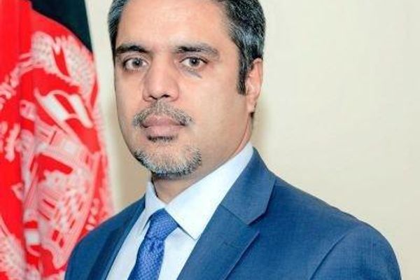 د افغانستان پخوانی سفیر: طالبان په مدرسو کې نوی نسل ځانمرګو بریدونو ته هڅوي