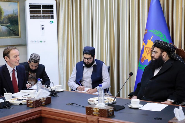 د برېټانیا ځانګړی استازی: طالبان او اسلاماباد باید د دایمي اوربند لپاره په ګډه کار وکړي