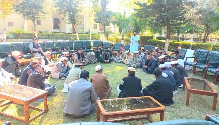 پاکستانۍ رسنۍ: په کورمه کې توري او بنګښ قبیلو تر نامعلومې مودې اوربند وکړ