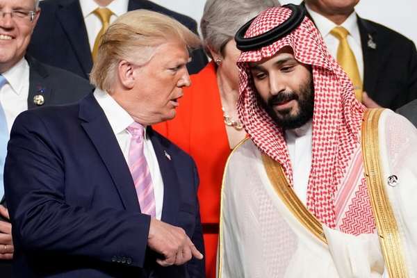 اکسیوس: محمد بن سلمان له ټرمپ سره په خبرو کې پر ایران د برید په اړه اندېښنه څرګنده کړه