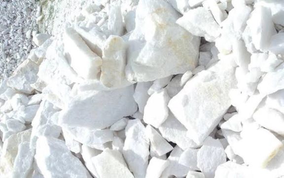 د طالبانو کانونو وزارت یو ټن ګچ په څلور سوه افغانۍ قرارداد ورکړی دی