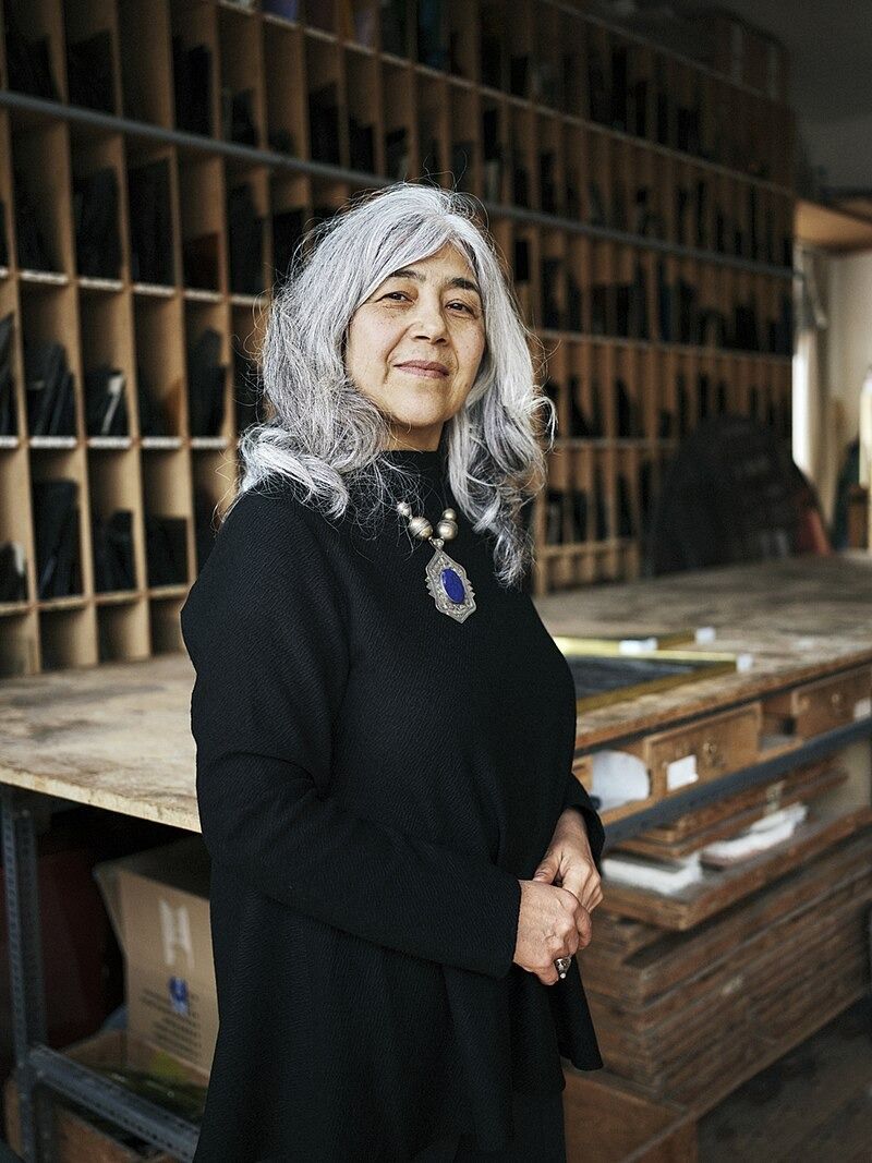 طراح شیشه‌های رنگی کلیساها؛اثر زن هنرمند افغان روی تمبر کریسمس پست آلمان چاپ شد