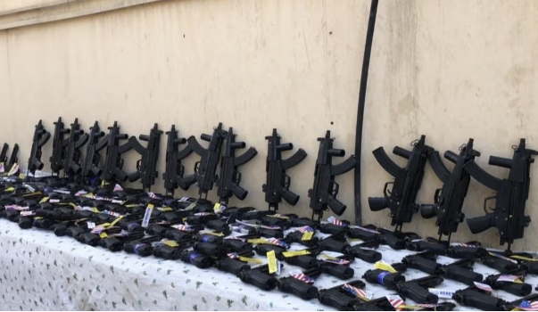 حركة طالبان تعلن ضبط أكثر من 500 قطعة سلاح في معبر تورخم